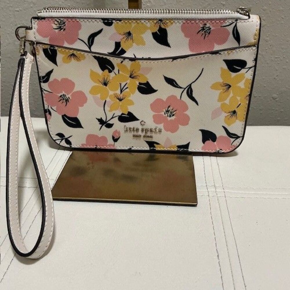 Kate Spade White Floral Zip Top Wristlet Outside Pocket